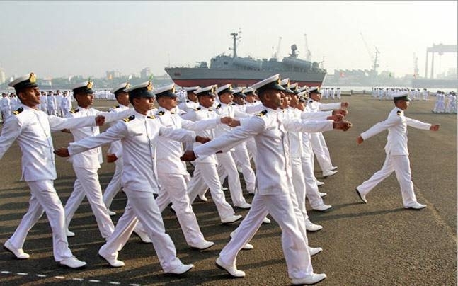 Indian Navy vs Merchant Navy? What is the Difference & which one is Better?
