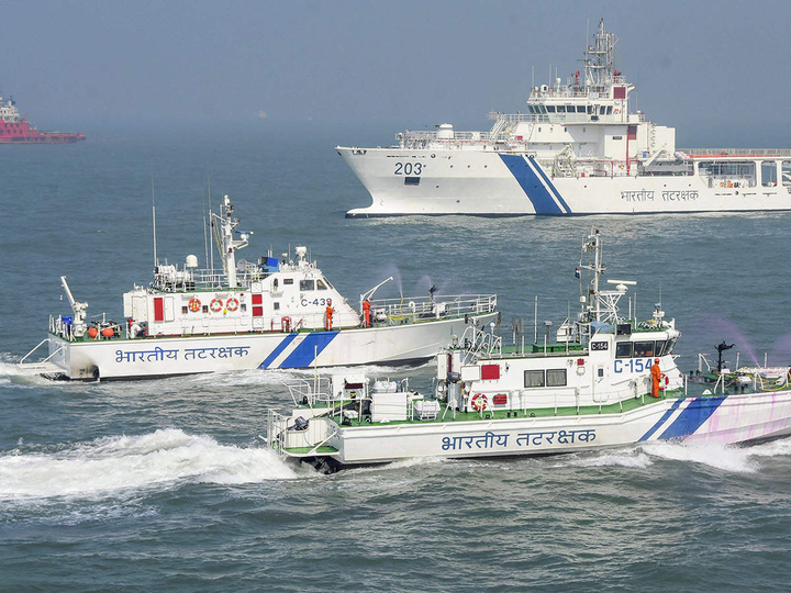 Major Difference between Indian Navy and Indian Coast Guard, Check Here!