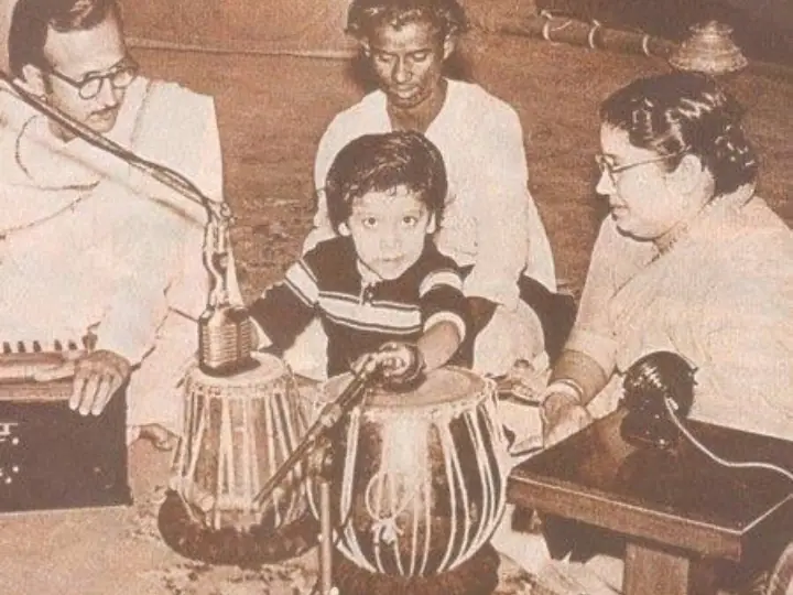बप्पी लहिरी: गाणे, गायक, संगीतकार, जीवनपरिचय, Bappi Lahiri Biography, Facts & History, Download PDF